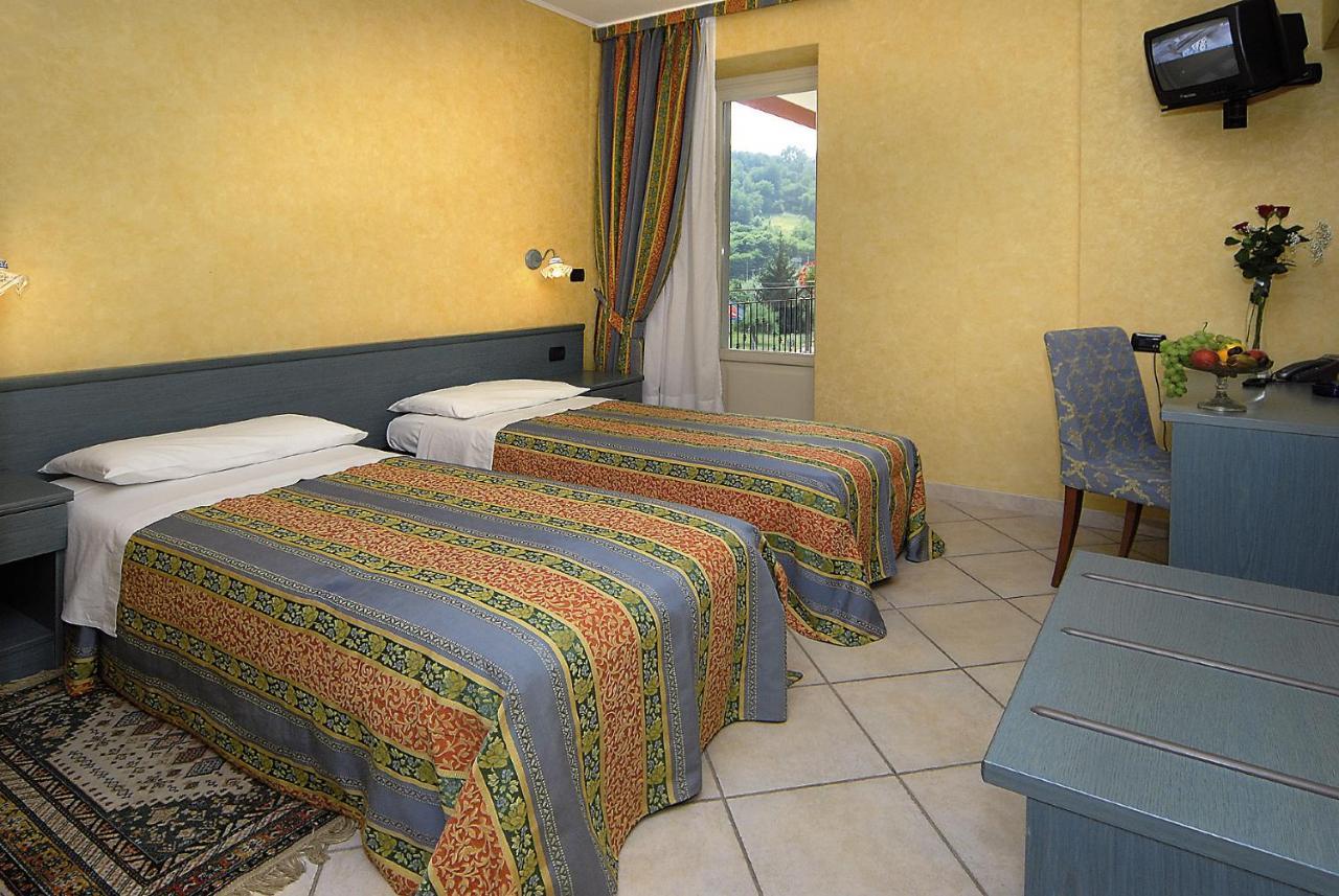 Hotel Ristorante Del Peso San Michele Mondovi Kültér fotó